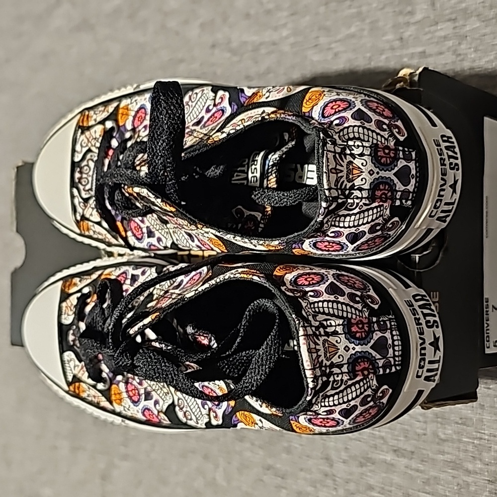 Converse - Picture 4 of 6